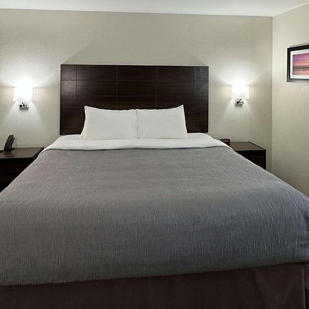 ซูเปอร์ 8 บาย วินด์แฮม ซัลเฟอร์ เลก ชาร์ล Hotel ภายนอก รูปภาพ