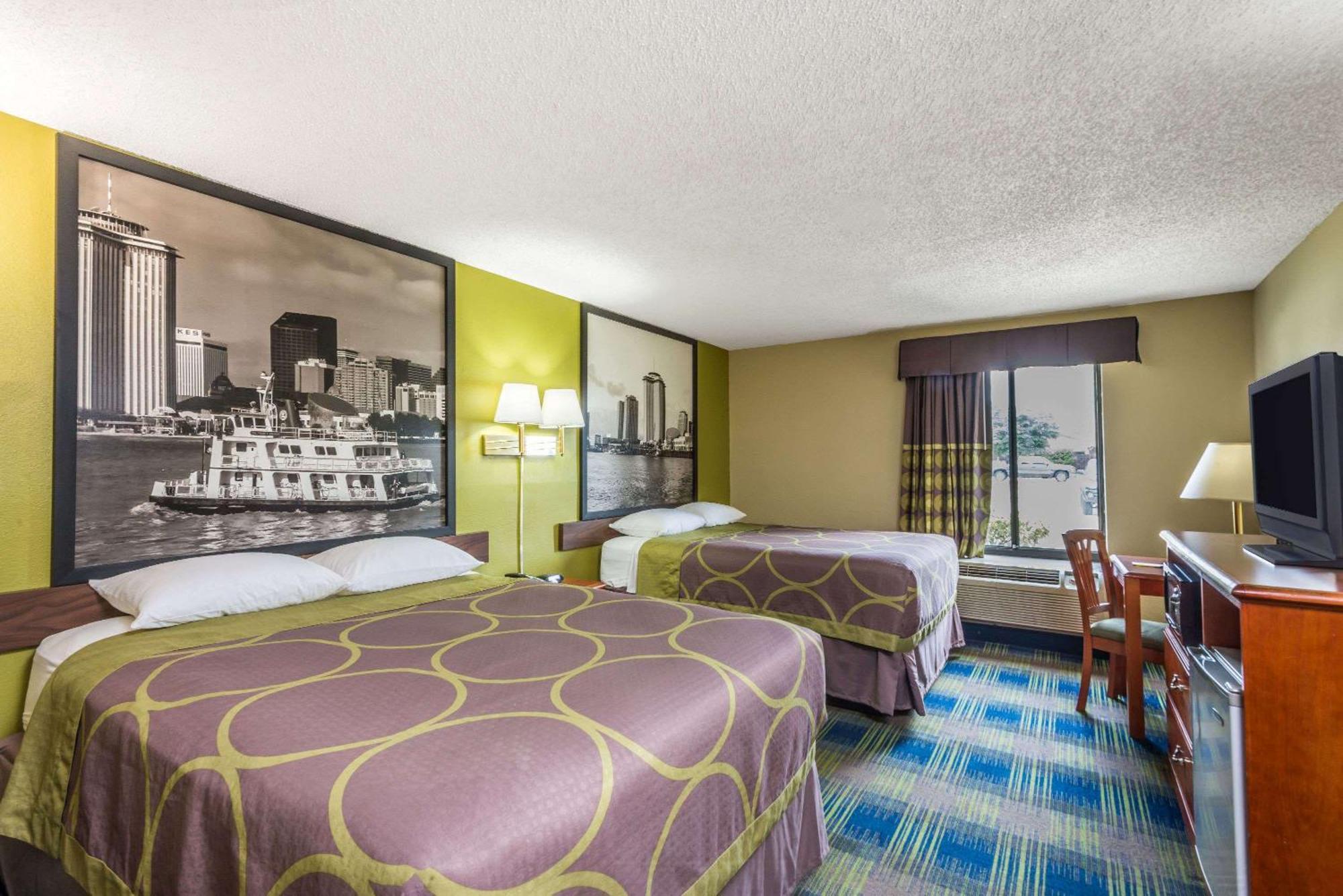 ซูเปอร์ 8 บาย วินด์แฮม ซัลเฟอร์ เลก ชาร์ล Hotel ภายนอก รูปภาพ