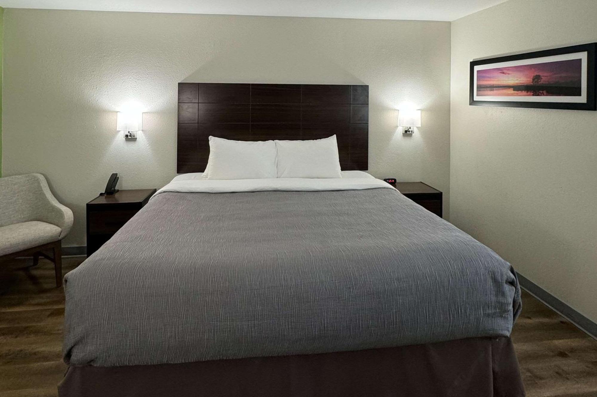 ซูเปอร์ 8 บาย วินด์แฮม ซัลเฟอร์ เลก ชาร์ล Hotel ภายนอก รูปภาพ